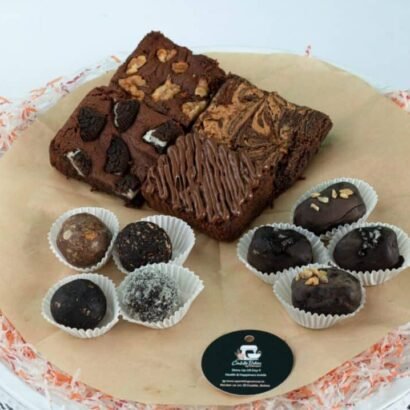 Assorted Dessert Box. 12 Pcs